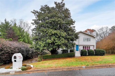 1707 Lakeview Drive