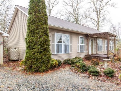 16 Majestic Trace sold home in Pinnacle Mountain View, Hendersonville, NC