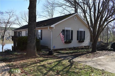 1050 Pinehaven Drive 174 sold home in Pinehaven, Badin Lake, NC