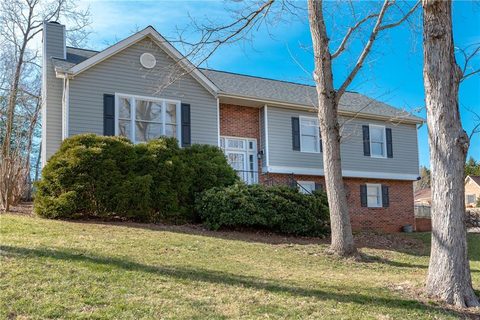 1 Fox Ridge Drive