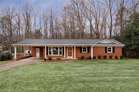 324 Meadowood Circle sold home in Briarcliff, Kannapolis, NC