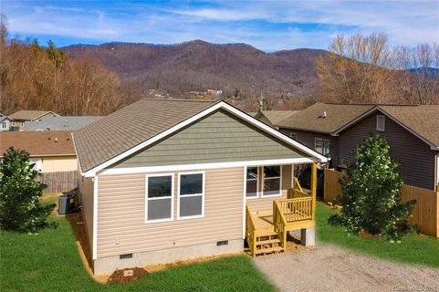 9 Half Moon Drive sold home in Springside Meadows, Swannanoa, NC