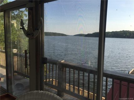286 Shoreline Road
