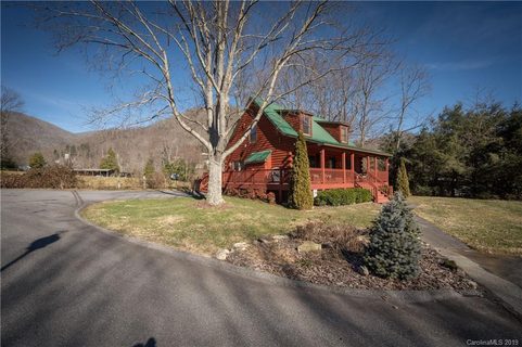59 Meandering Way