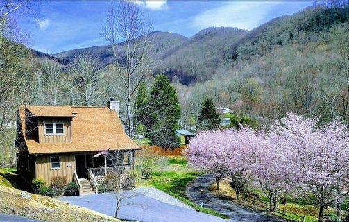 7 Tiny Foot Trail sold home in Dogwood Trails, Maggie Valley, NC