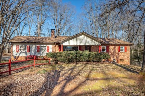 220 Grandview Avenue sold home in Brentwood, Morganton, NC