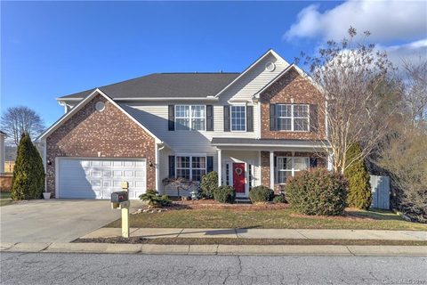 48 Woodfern Road sold home in The Cove, Fletcher, NC