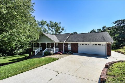 811 Ferndale Drive