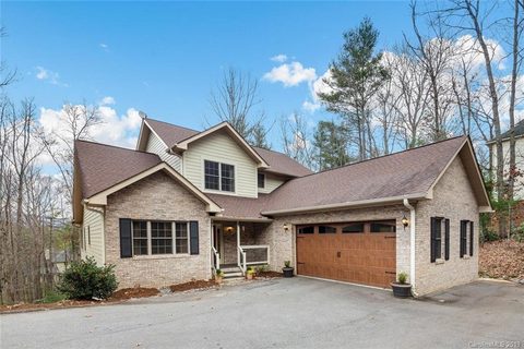 40 Oak Hollow Drive