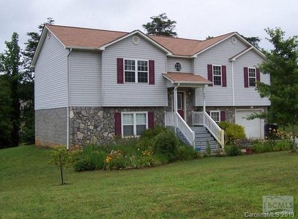 303 North Meadows Drive sold home in Carriage Hills, Morganton, NC