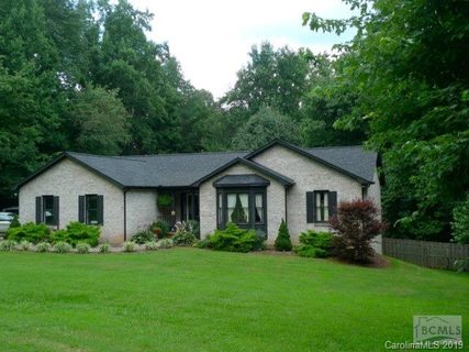 110 Oakwood Drive sold home in Brentwood, Morganton, NC