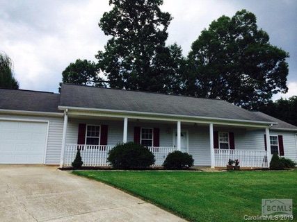 105 Carriage Hills Drive sold home in Carriage Hills, Morganton, NC