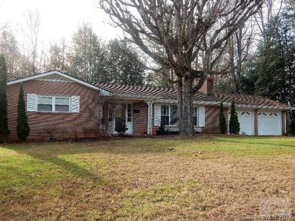 202 Woodlawn Drive