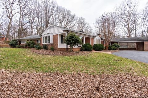 130 Woodvale Circle