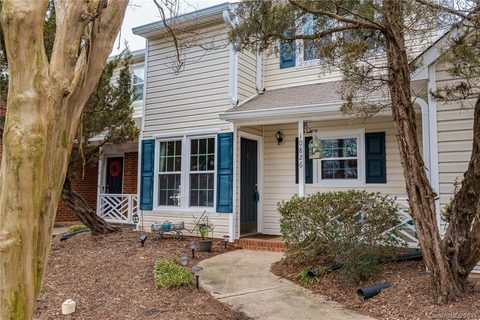 10826 Winterbourne Court sold townhome in Kensington At Raintree, Charlotte, NC