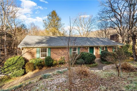 4 Tanbark Trail sold home in Woodside Hills, Candler, NC