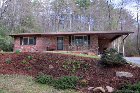 555 South Country Club Road sold home in Riverside Estates, Brevard, NC