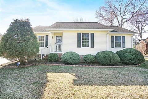 7490 Sarah Drive sold home in Lake Haven, Denver, NC