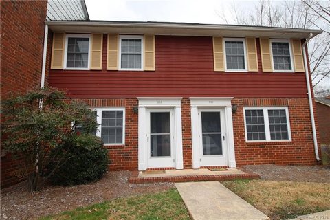 1300 Larchmont Place 201