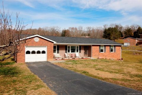 107 Falling Waters Road 28 sold home in Brookside Manor, Hendersonville, NC