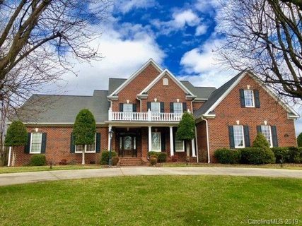 2211 James Way
