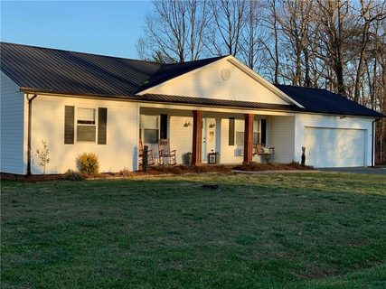 2964 Irish Street sold home in Oakcrest, Newton, NC
