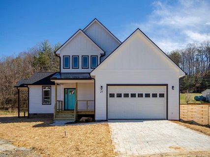 27 Linn Garden Lane sold home in Kortlinn Farms, Swannanoa, NC