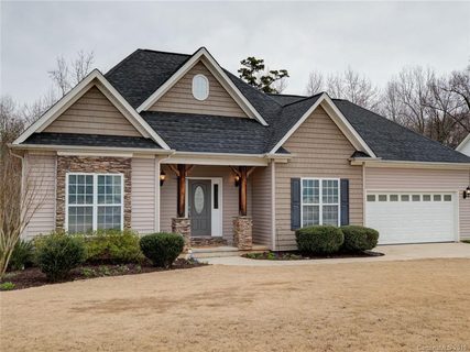 908 Gold Finch Circle