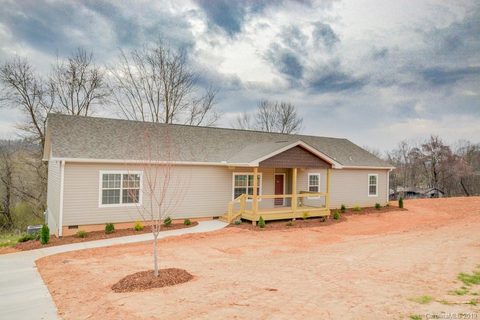 24 Round Top Circle sold home in Boyleston Ridge, Mills River, NC