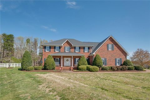 171 Brookfield Drive sold home in Green Acres, Forest City, NC