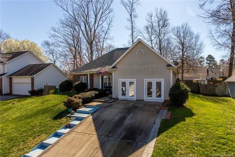 906 Jordans Pond Lane 3 sold home in Jordans Pond, Charlotte, NC