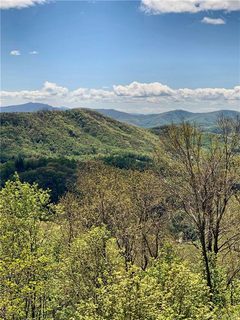 106 Sunset Lane sold home in Apple Tree Ridge, Newland, NC