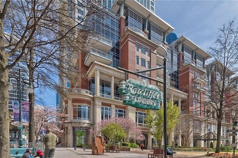 435 S Tryon Street 806