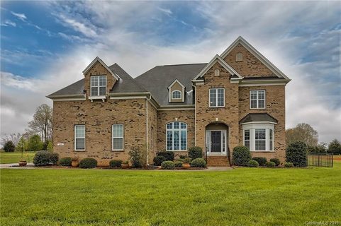 248 Castlegate Way