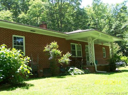 6831 Hwy 221 S