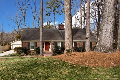 2142 Cloister Drive sold home in Cloisters, Charlotte, NC