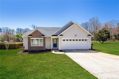 3904 Graywood Drive sold home in Laurel Woods, Gastonia, NC