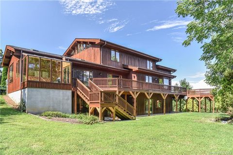 24 Ashmeade Cove Road sold home in Smith Knolls, Fairview, NC