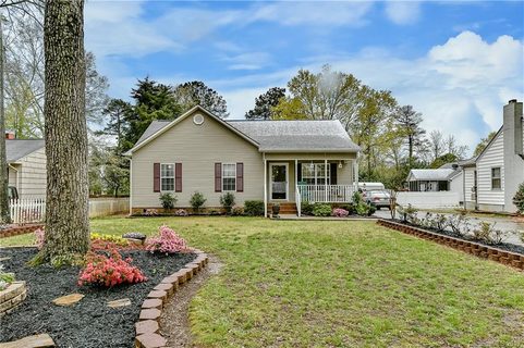 1108 Pinewood Road