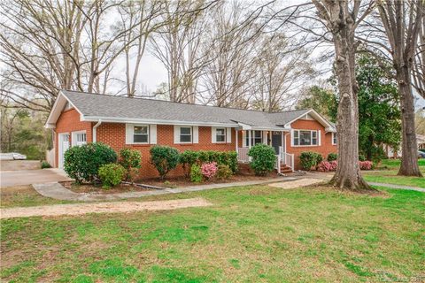 643 Hyde Park Drive