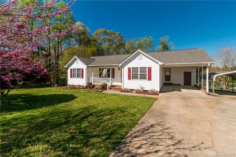 206 Pilots Ridge Drive sold home in PILOTS RIDGE, Bessemer City, NC