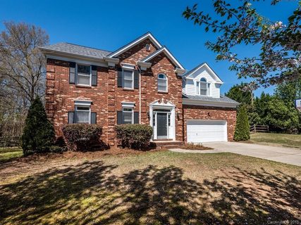 8913 Senter Court