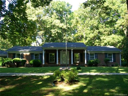 216 Roberts Avenue