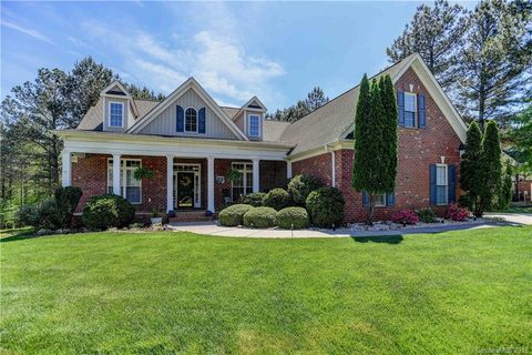 135 Honeysuckle Creek Loop sold home in Honeysuckle Creek, Mooresville, NC