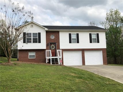 5863 Sparrow Drive sold home in Champion Village, Granite Falls, NC