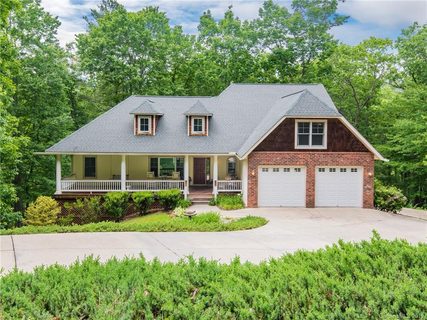 44 Oak Hollow Drive