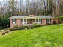 907 Toxaway Drive sold home in Hendersonville, SC