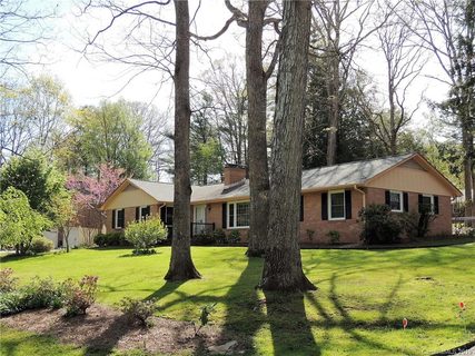 1220 Everette Place sold home in Towne Forest, Hendersonville, NC