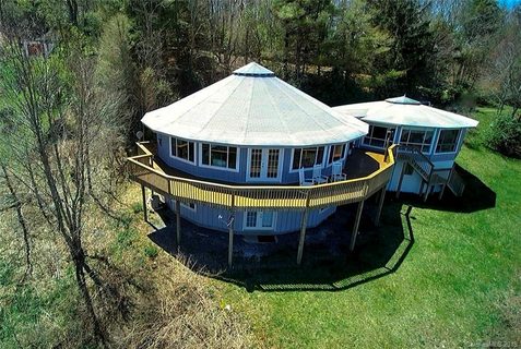 1006 Flat Top Mountain Road sold home in Flat Top Mountain, Fairview, NC