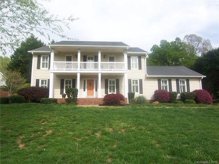 121 Oak Point Drive
